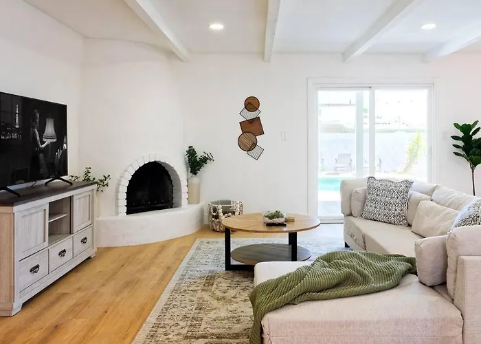Mykonos~scottsdale Getaway Apartment